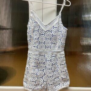 NWOT Crochet romper (S)